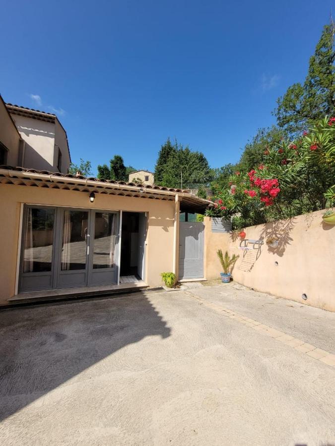Studio Calme Et Agreable Avec Acces Jardin Partage Le Bar-sur-Loup Exteriér fotografie